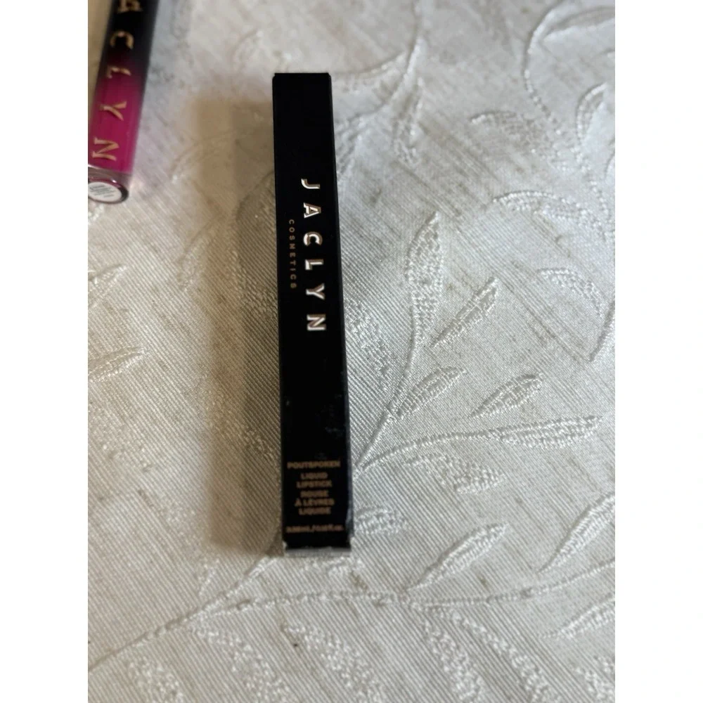 JACLYN Cosmetics Poutspoken Liquid Lipstick, I'm In It Full Size NIB .12 fl Oz‎